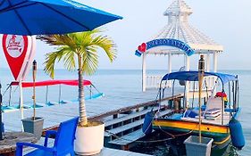 Hotel La Pesca Puerto Barrios 4*